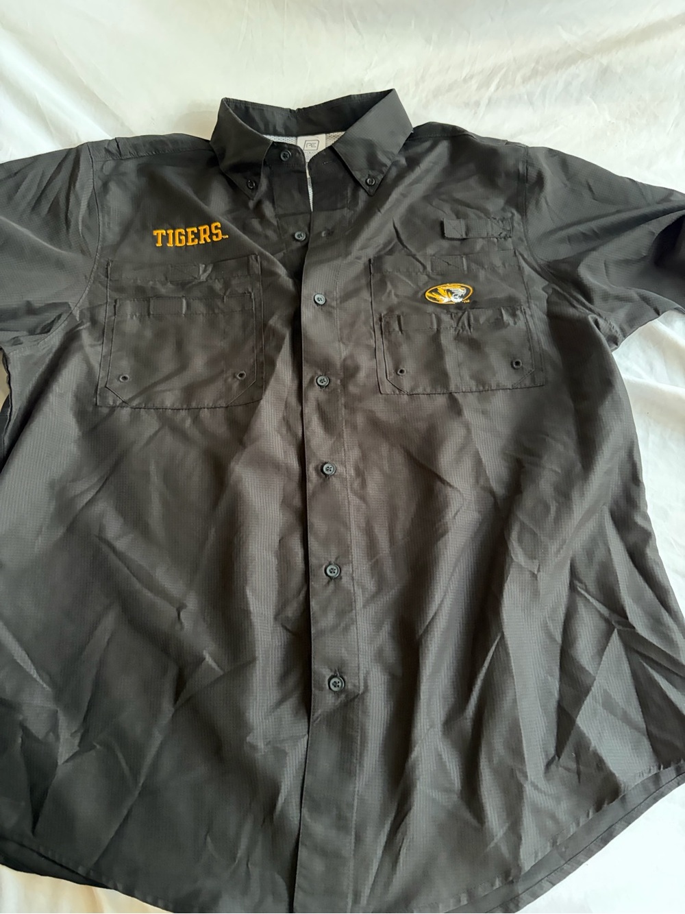 Missouri Tigers Mizzou UPF 50+ Performance Button Up Shirt L NWT